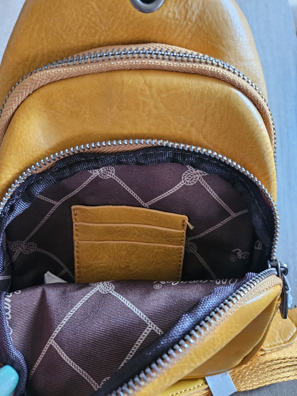 Wrangler Mustard Yellow Sling Bag/Crossbody/Chest Bag-NWT - Picture 3 of 3